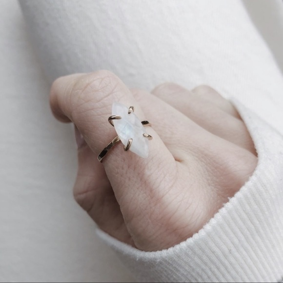 14k MINTJEWELRY AAA MOONSTONE LUNA DAINTY RING - Picture 3 of 8